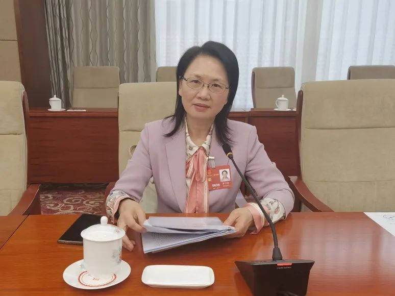 /uploads/image/2023/03/09/2023罗主委参加全国人代会照片1.jpg 2023罗主委参加全国人代会照片1.jpg